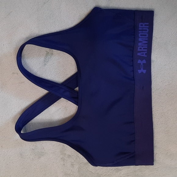 LIKE NEW Women's Under Armour Crossback Sports Bra Medium - Picture 1 of 5